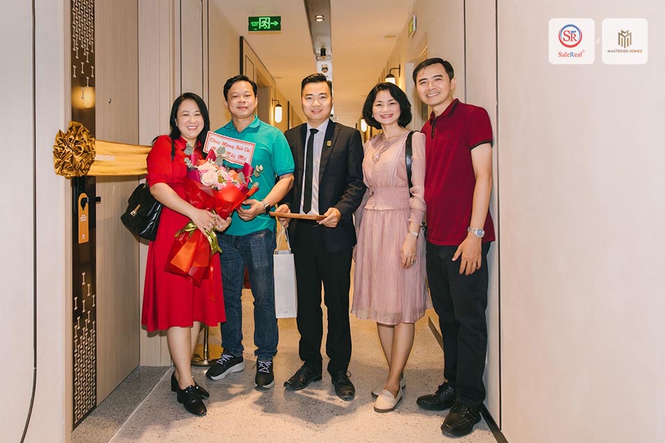 khach hang nhan ban giao can ho masteri centre point